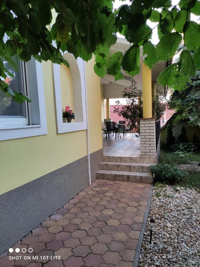 Szitakoeto Apartman Eger Exterior photo